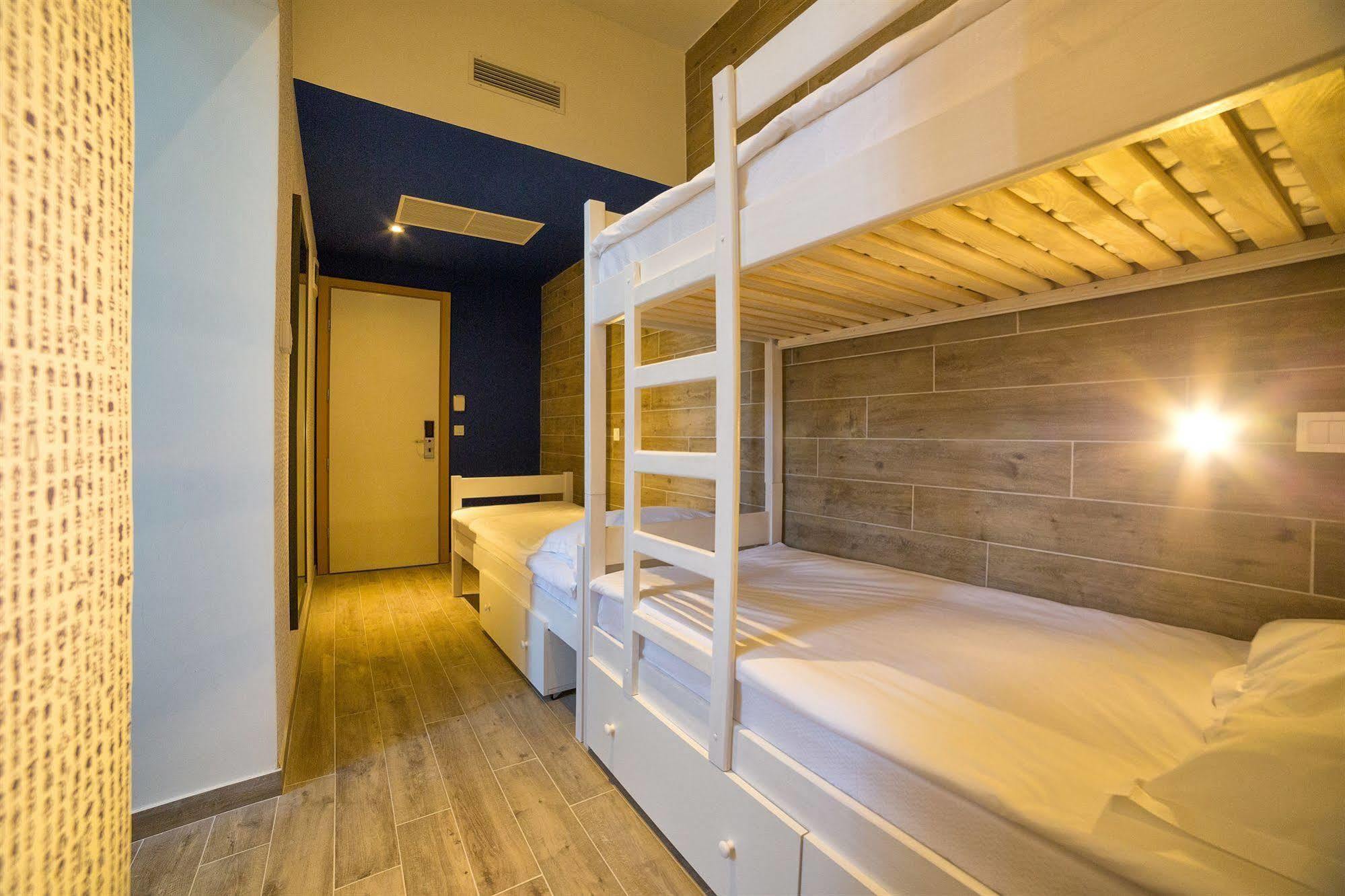 לובראן Hostel Link מראה חיצוני תמונה